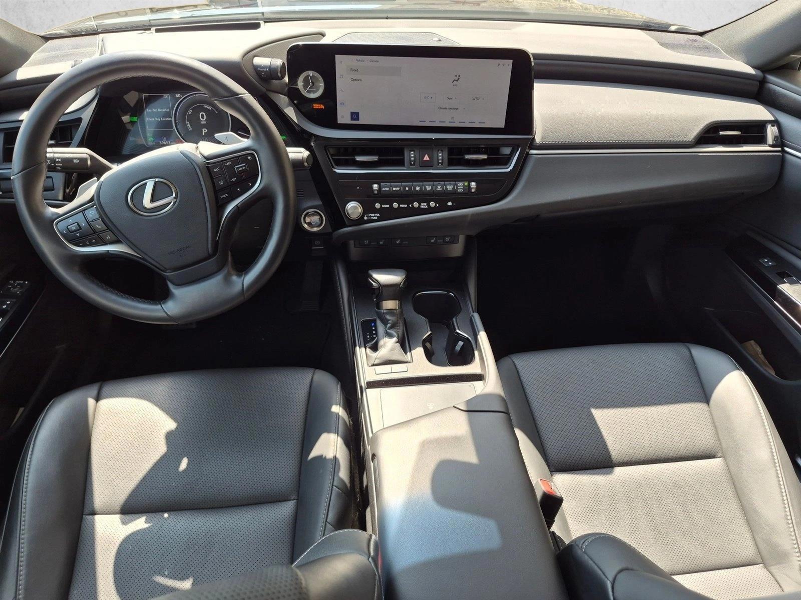 Thumbnail: 2024 Lexus ES - 3