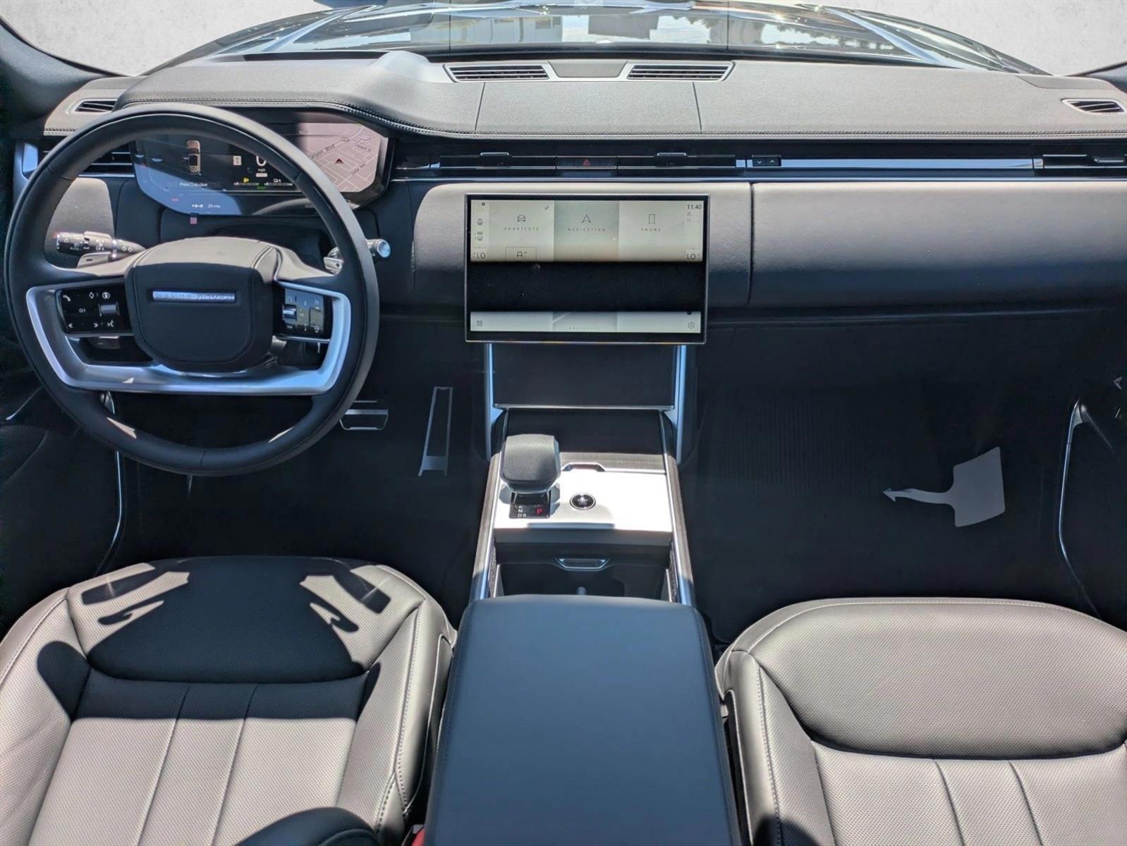Thumbnail: 2026 Land Rover Range Rover - 3
