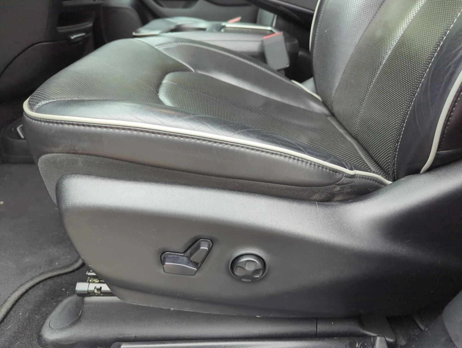 Thumbnail: 2019 Chrysler Pacifica - 3