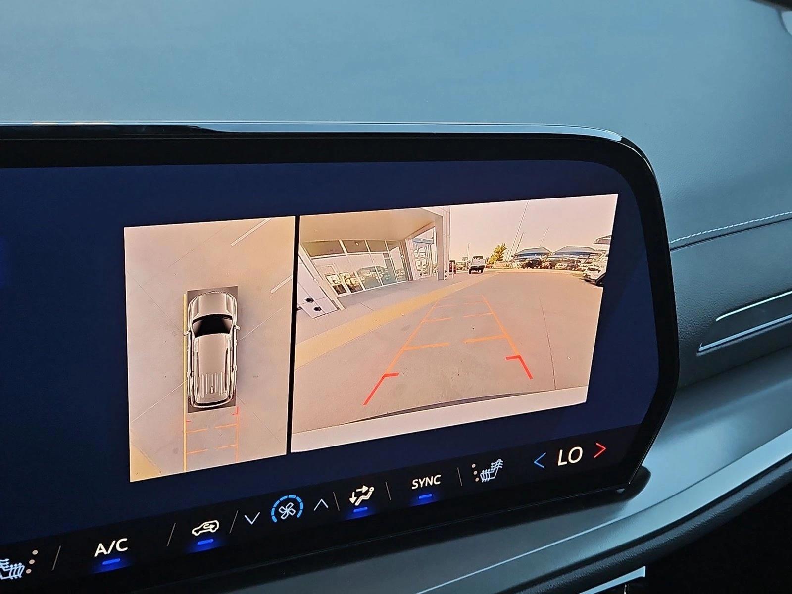 2027 Chevrolet Traverse LT - Photo 13