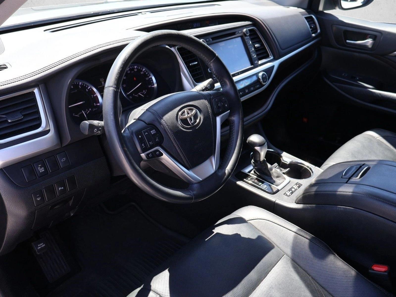 Thumbnail: 2014 Toyota Highlander - 3