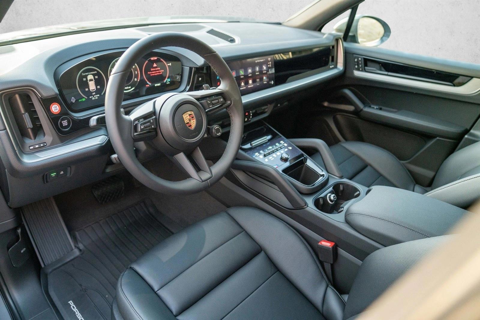 Thumbnail: 2026 Porsche Cayenne - 3