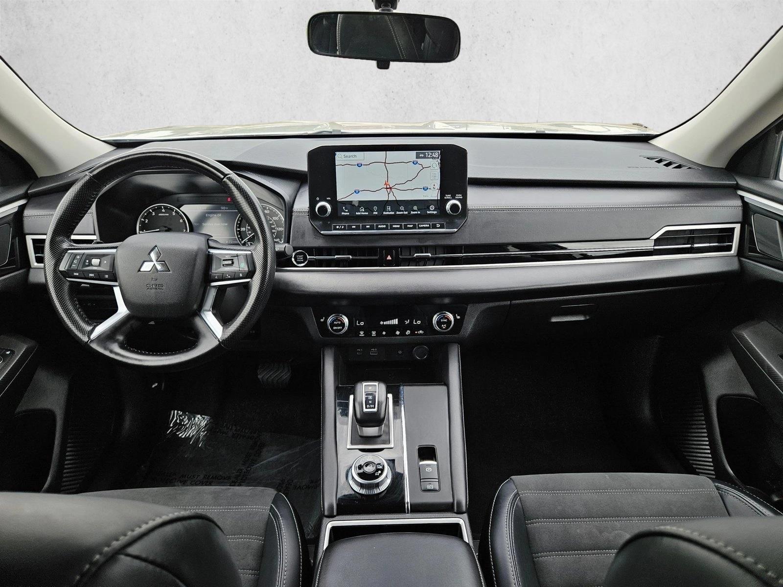 Thumbnail: 2024 Mitsubishi Outlander - 4