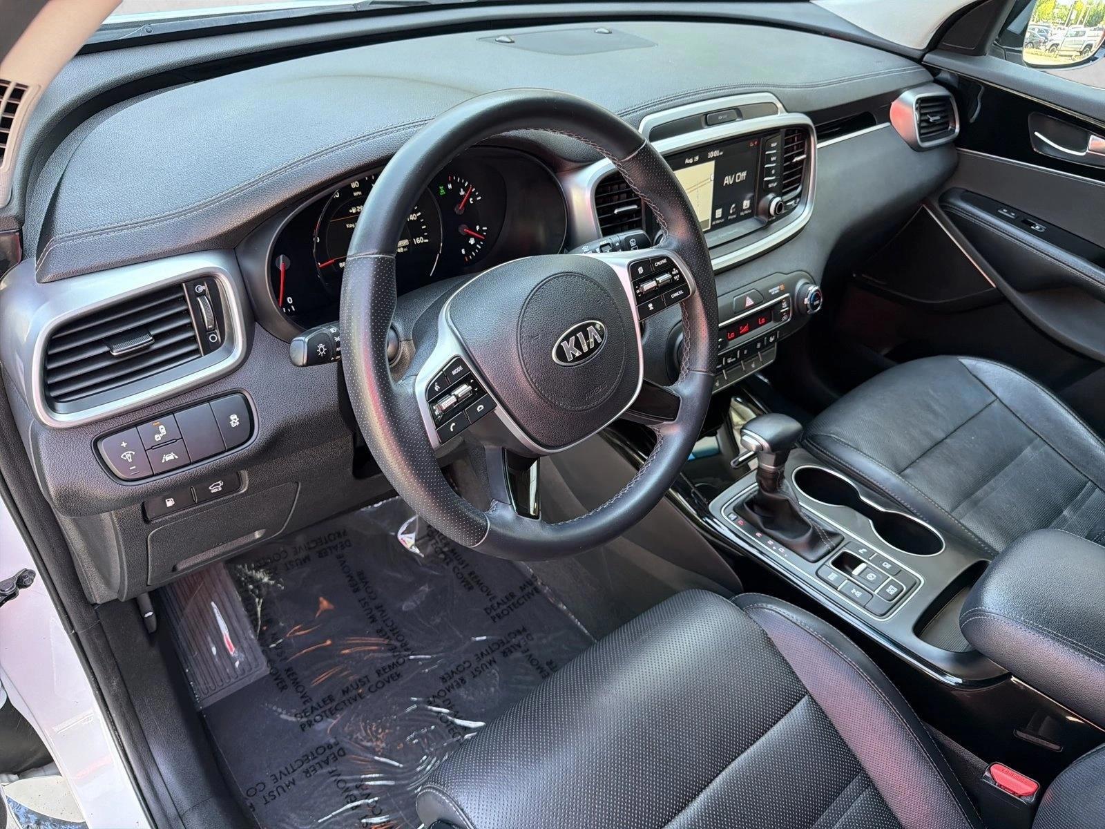 Thumbnail: 2020 Kia Sorento - 3