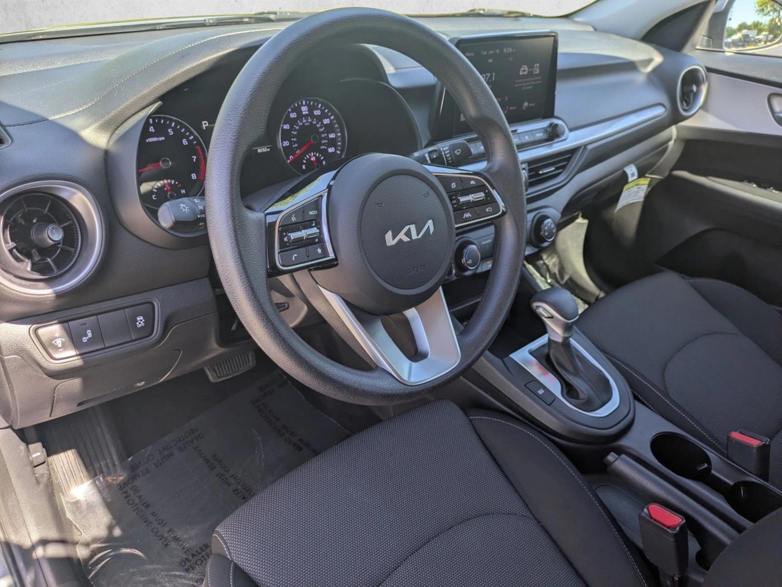 Thumbnail: 2024 Kia Forte - 3