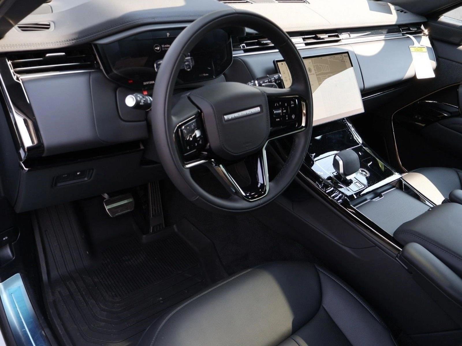 Thumbnail: 2026 Land Rover Range Rover Sport - 3