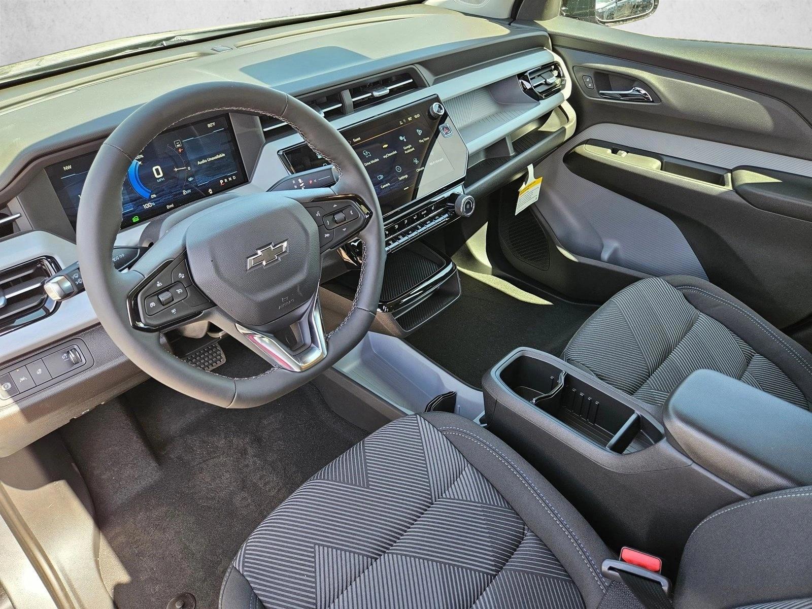 Thumbnail: 2027 Chevrolet Bolt EV - 3
