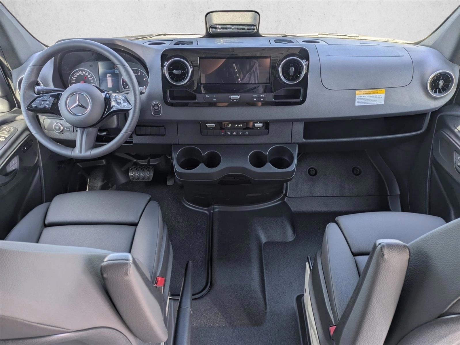 Thumbnail: 2026 Mercedes-Benz Sprinter - 3