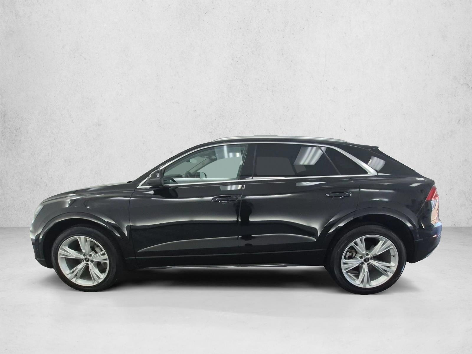 Thumbnail: 2023 Audi Q8 - 2