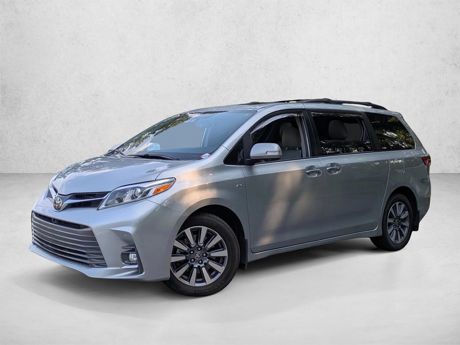 Thumbnail: 2020 Toyota Sienna - 1