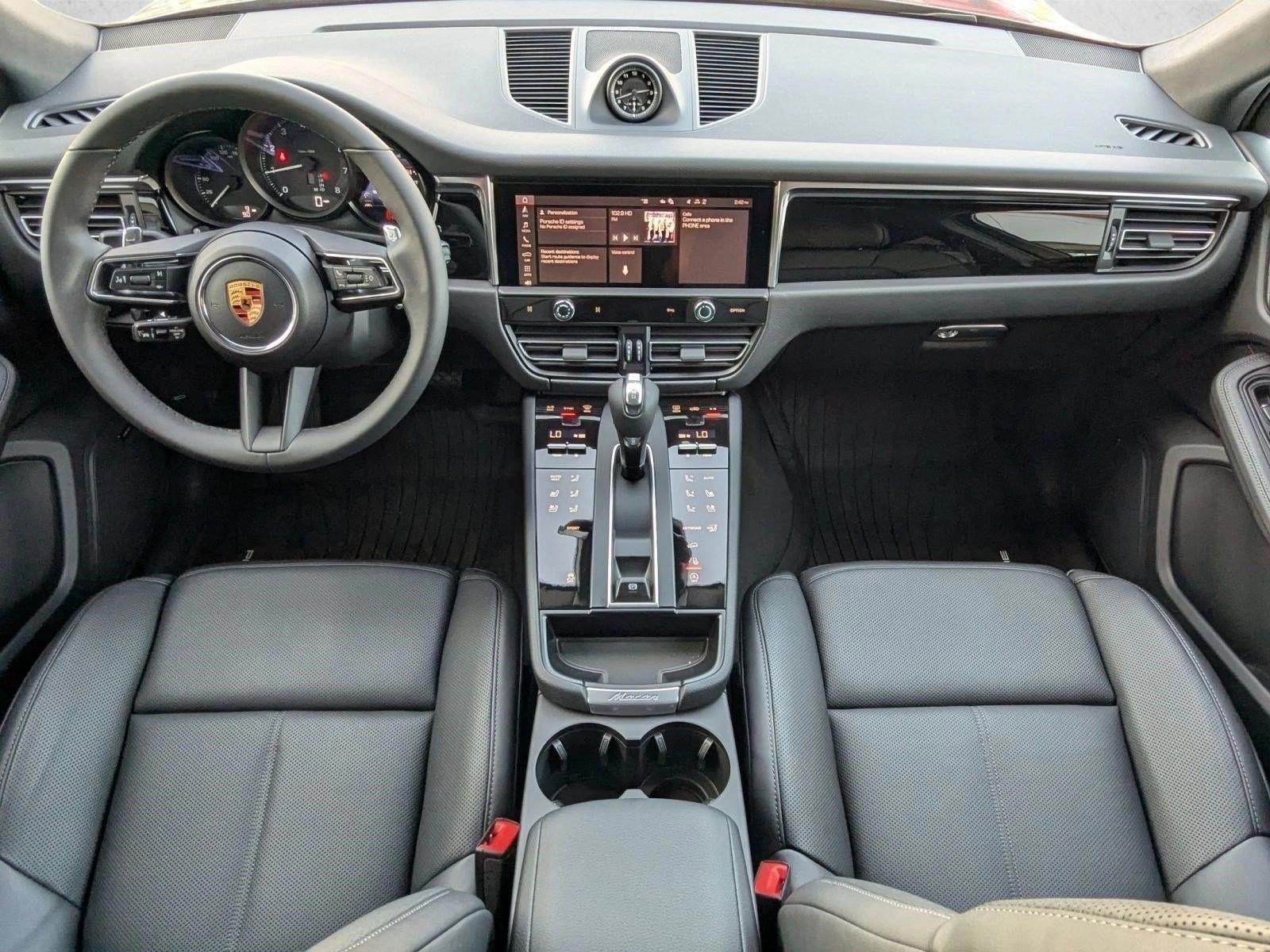 Thumbnail: 2026 Porsche Macan - 5