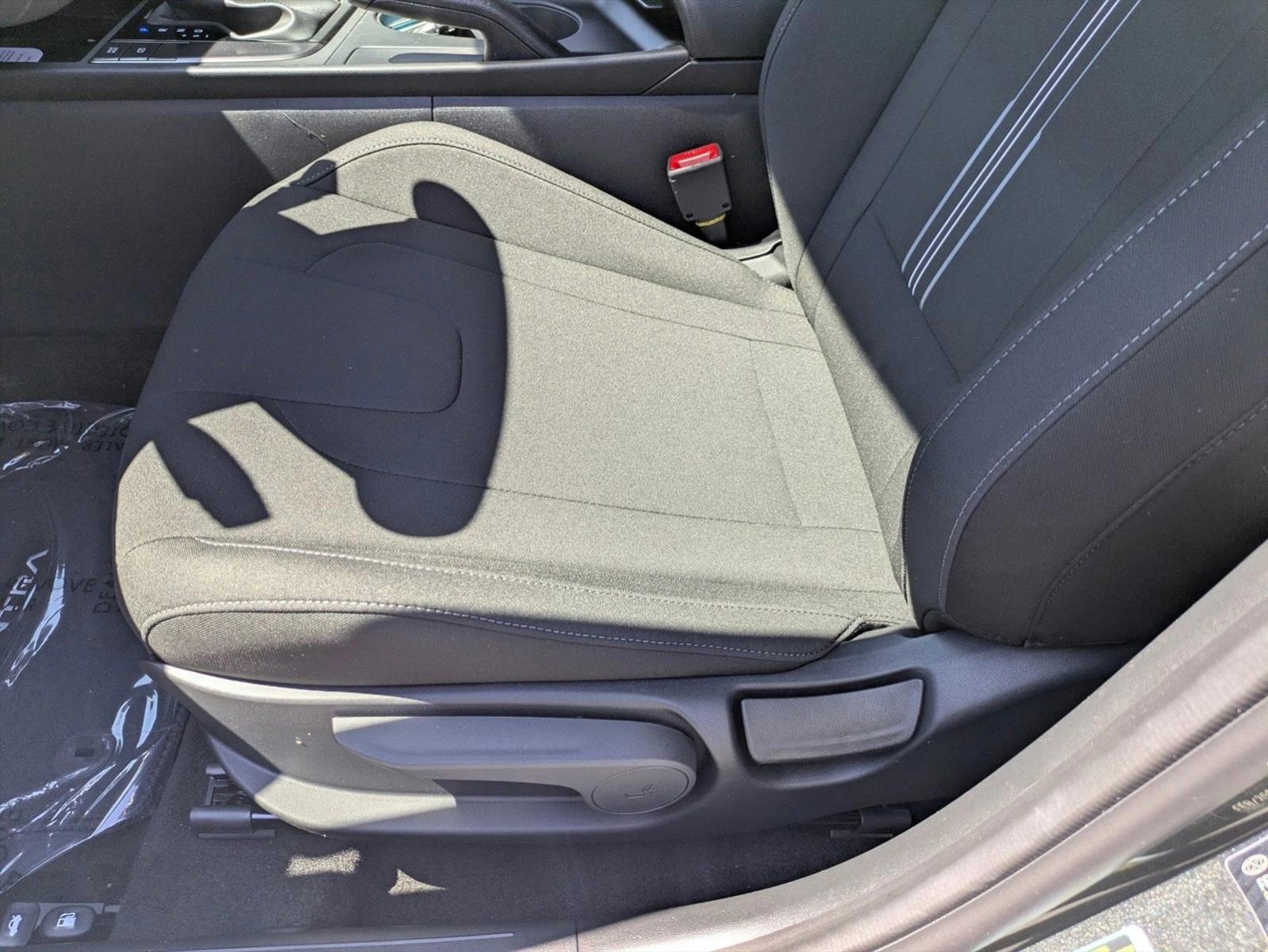 Thumbnail: 2026 Hyundai Elantra - 4