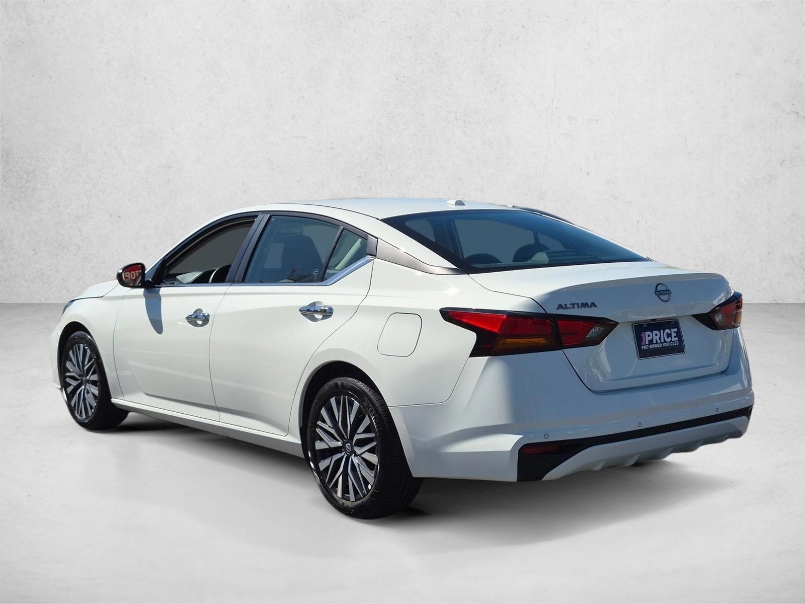 2025 Nissan Altima SV - Photo 8