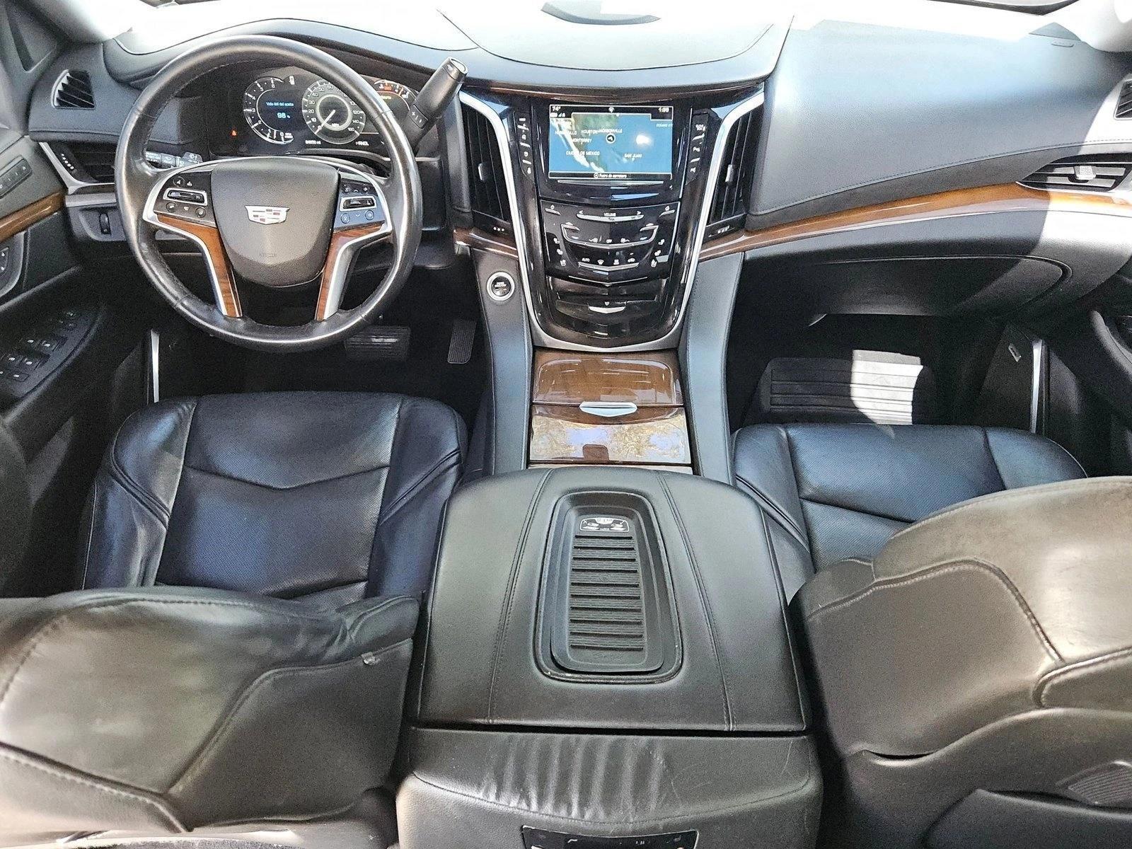 Thumbnail: 2020 Cadillac Escalade - 3