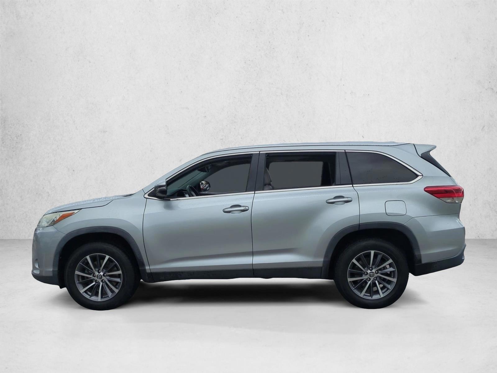 Thumbnail: 2019 Toyota Highlander - 2
