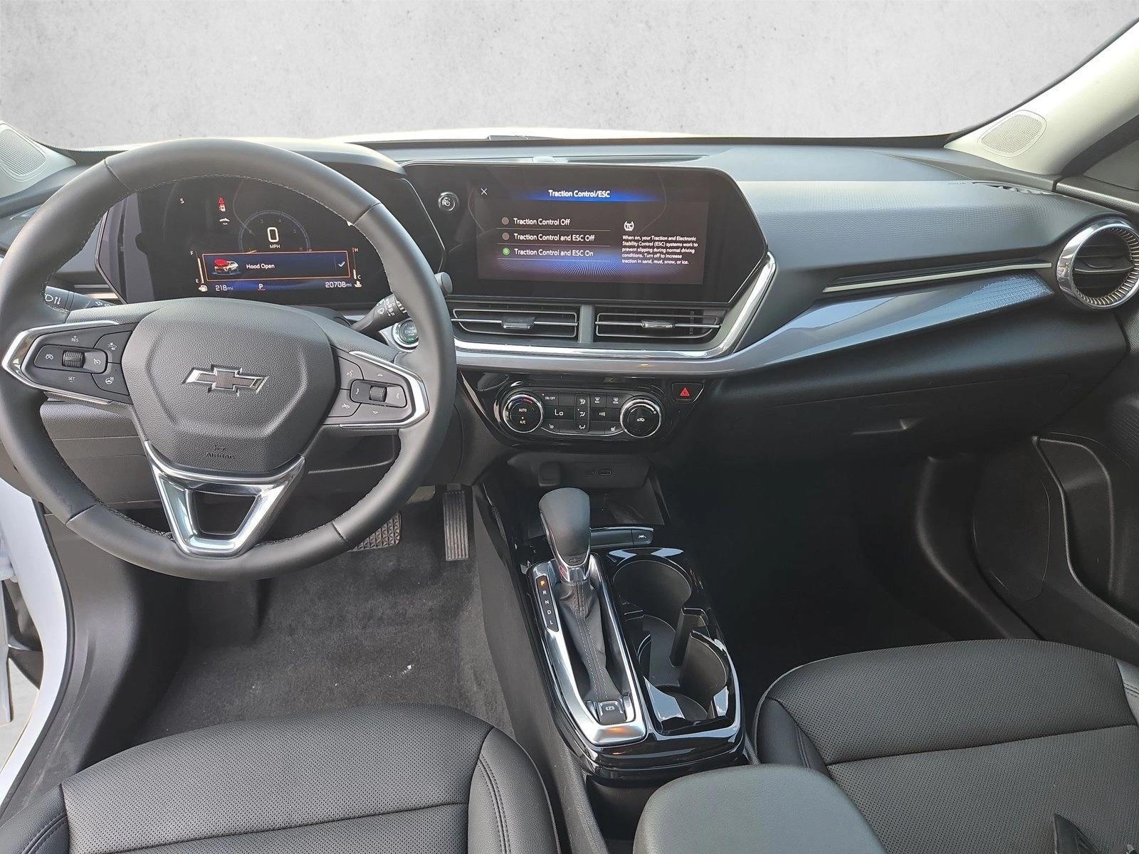 Thumbnail: 2025 Chevrolet Trax - 3