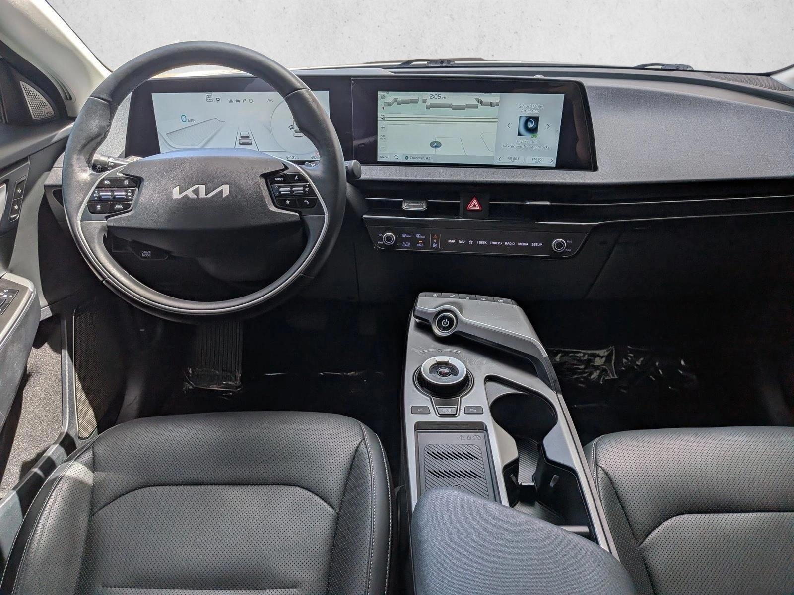 Thumbnail: 2022 Kia EV6 - 3