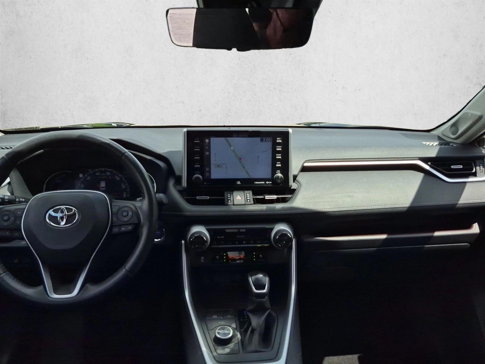 Thumbnail: 2020 Toyota RAV4 - 3