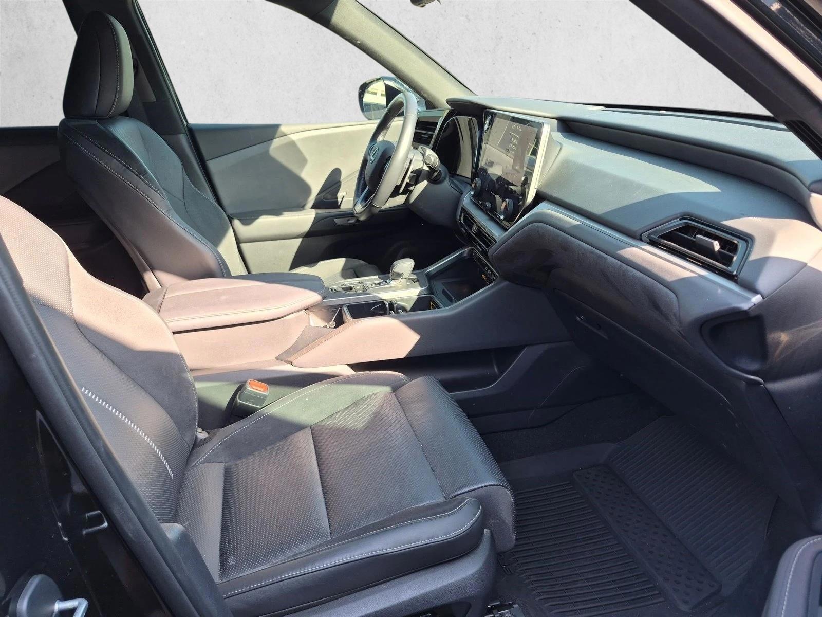 2025 Lexus TX Luxury - Photo 21