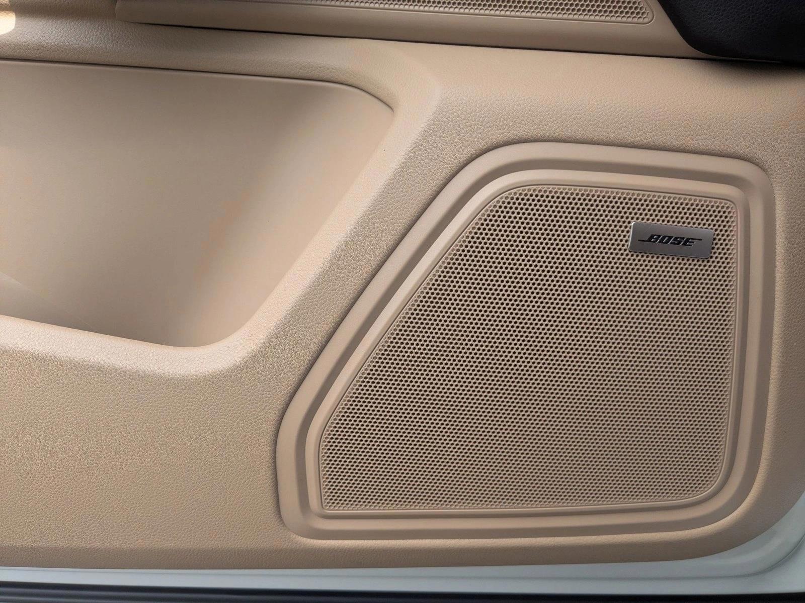 2026 Porsche Macan T - Photo 14