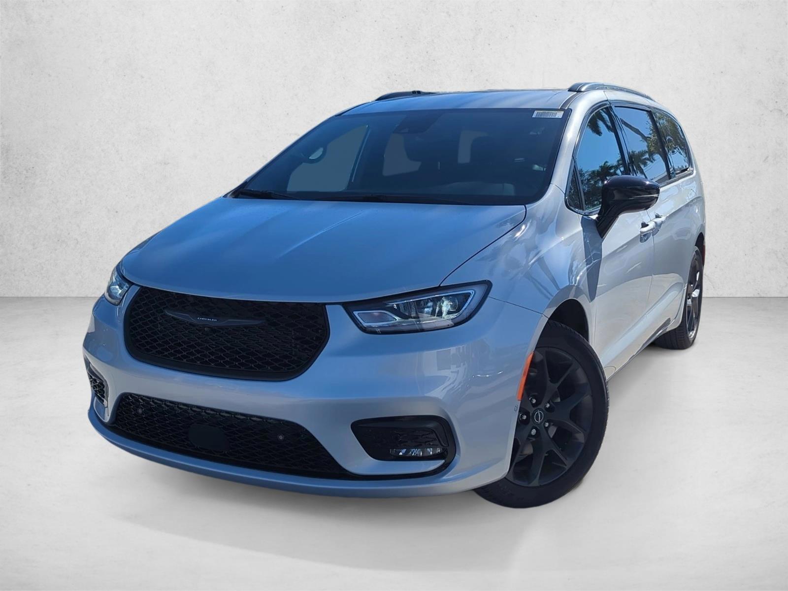 Thumbnail: 2026 Chrysler Pacifica - 1