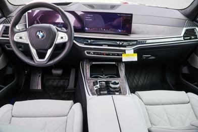 2027 BMW X7