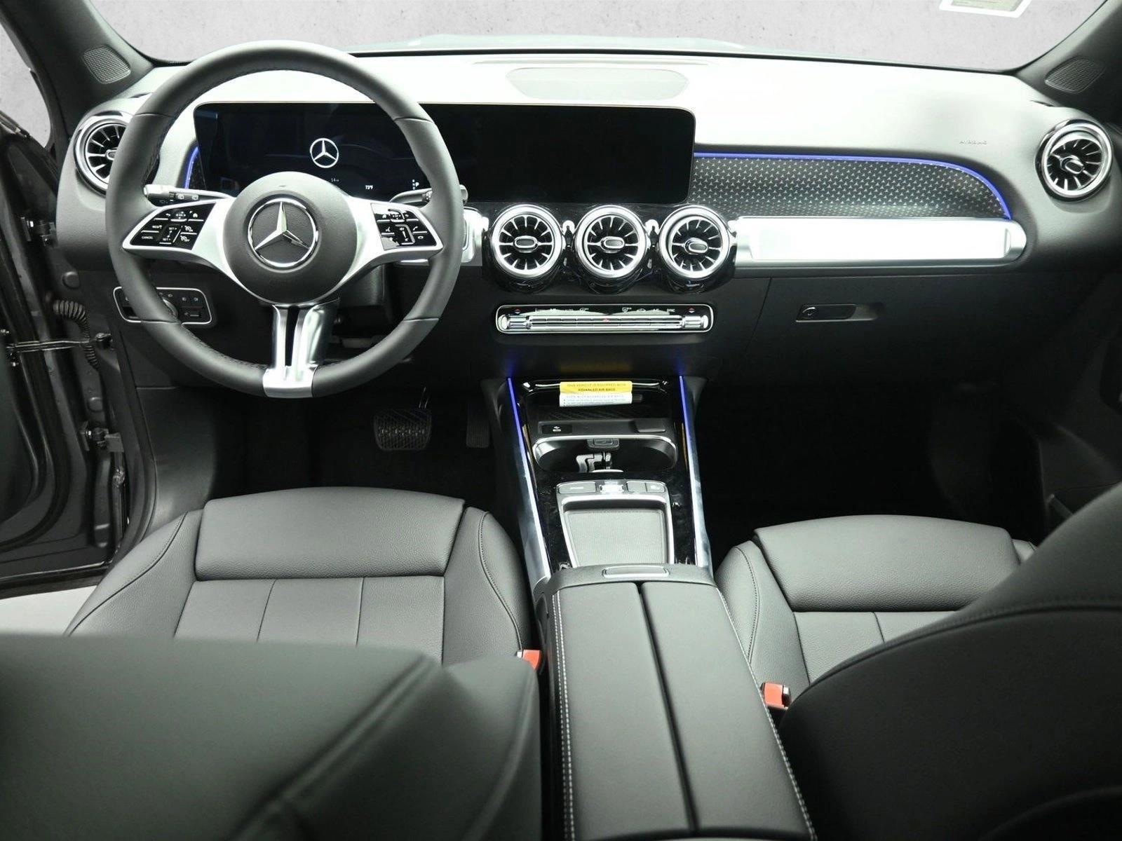 Thumbnail: 2026 Mercedes-Benz GLB - 4