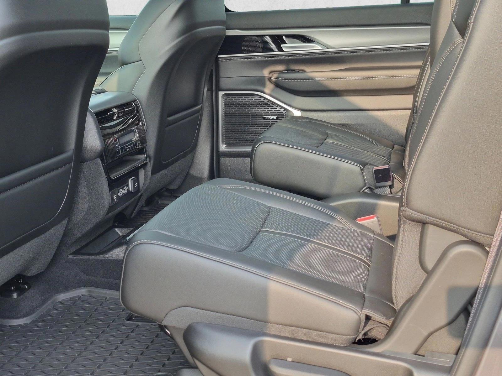 Thumbnail: 2026 Jeep Grand Wagoneer - 4
