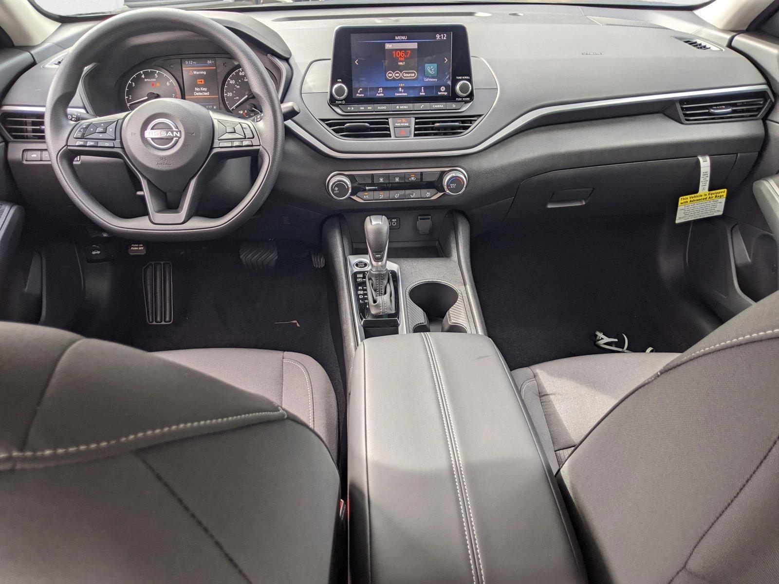 2025 Nissan Altima S - Photo 13