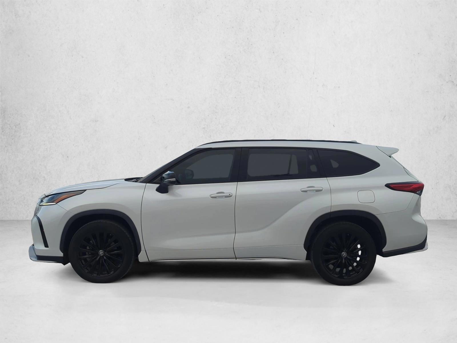 Thumbnail: 2023 Toyota Highlander - 2