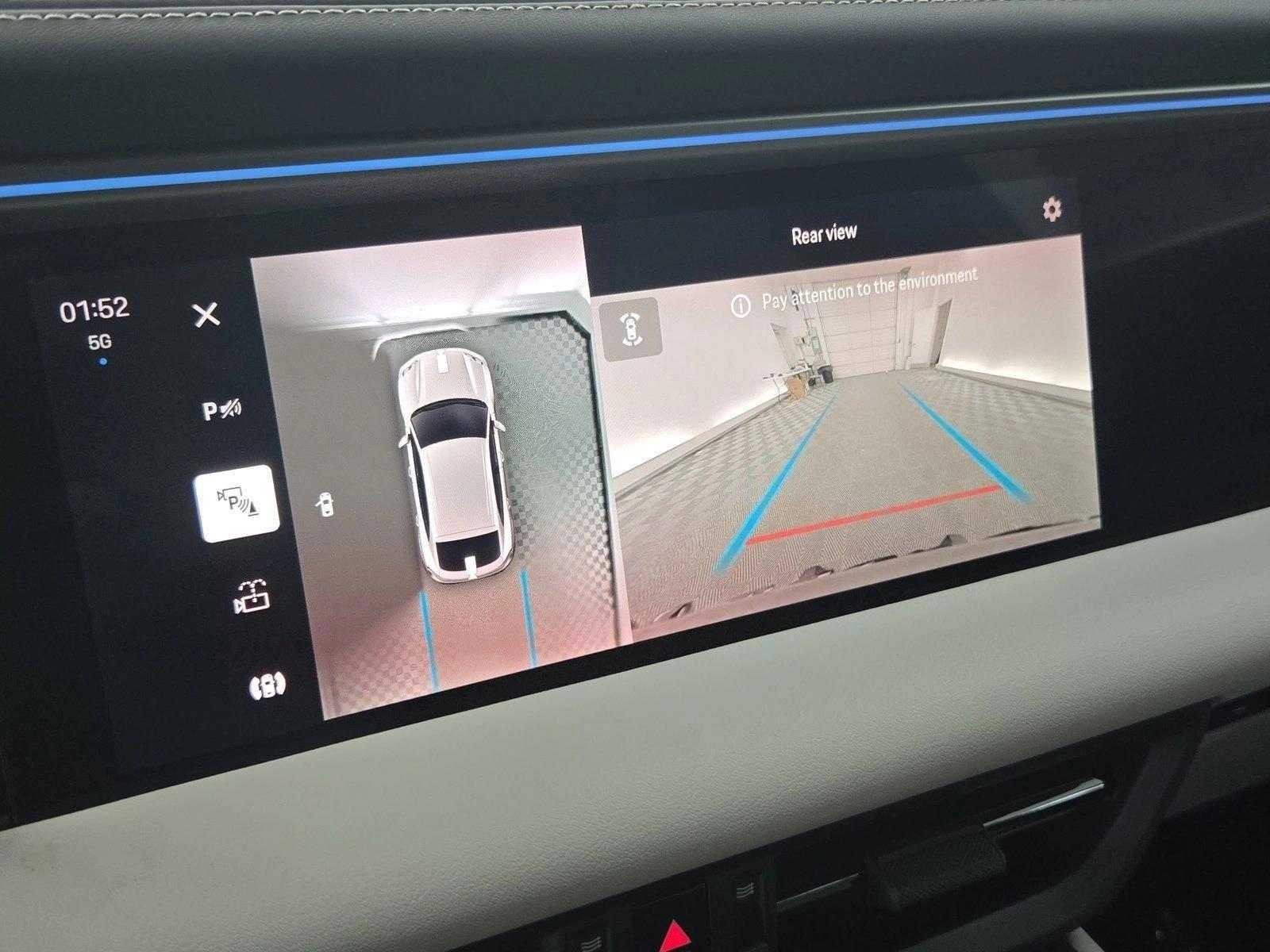 2025 Porsche Macan S - Photo 26
