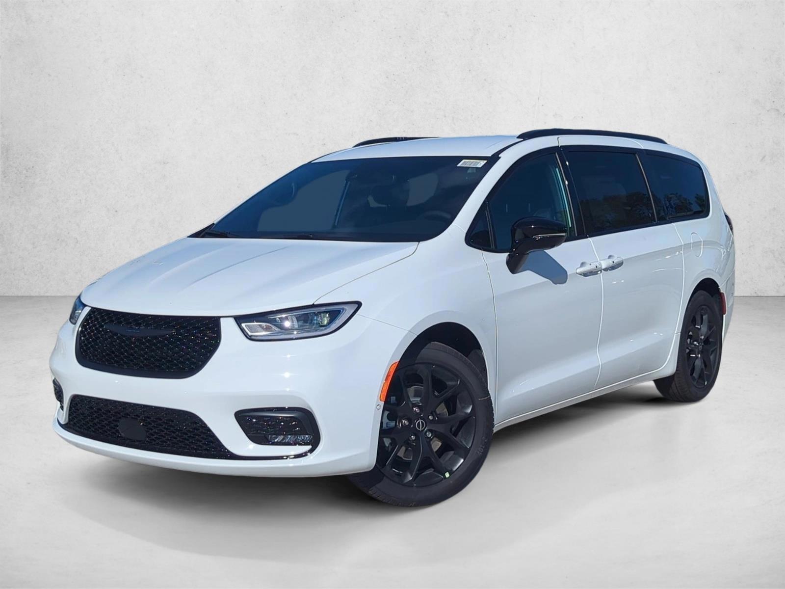 Thumbnail: 2026 Chrysler Pacifica - 1
