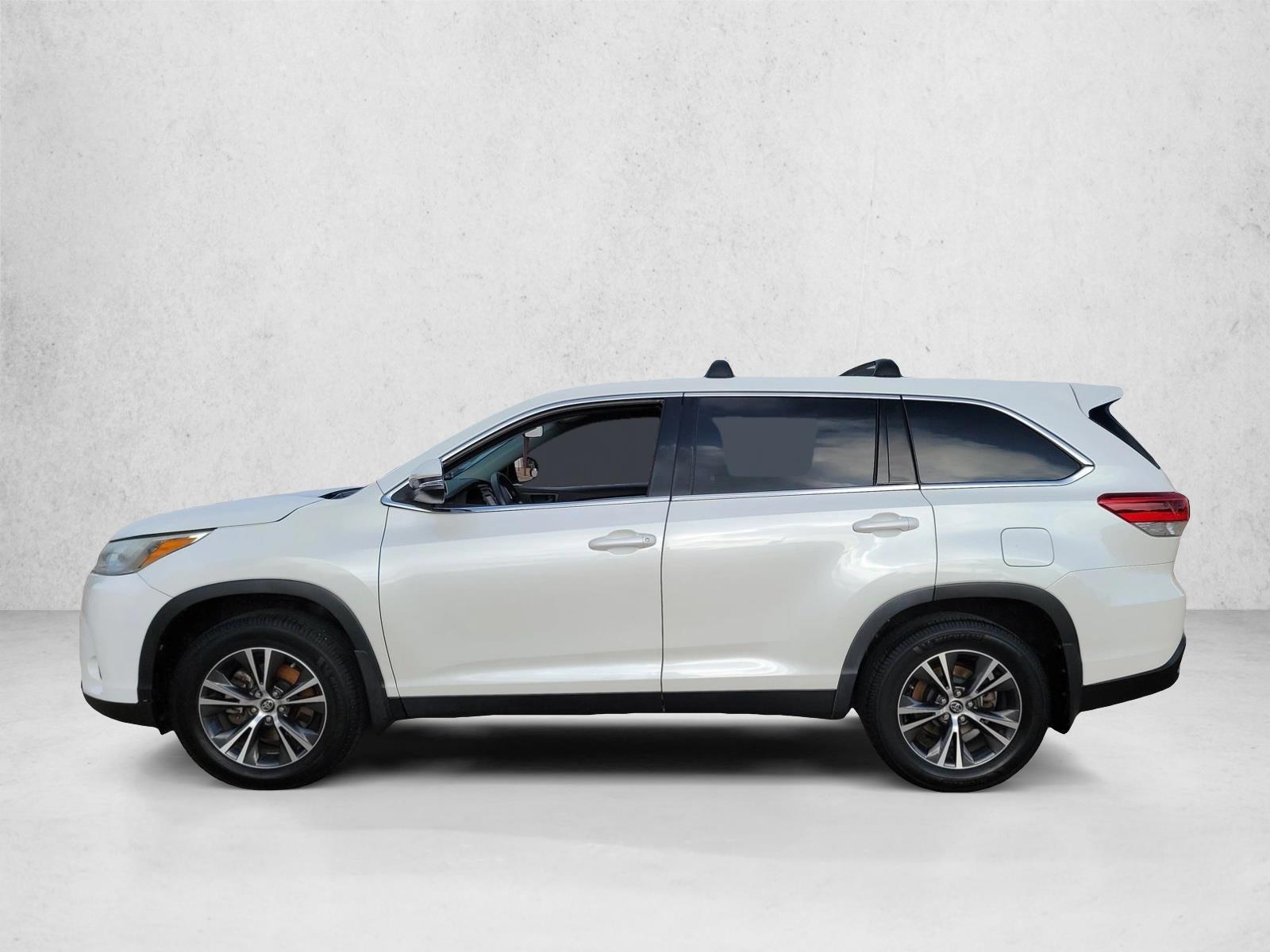 Thumbnail: 2019 Toyota Highlander - 2