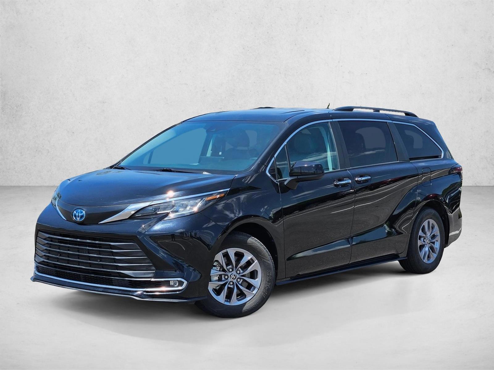 Thumbnail: 2023 Toyota Sienna - 1