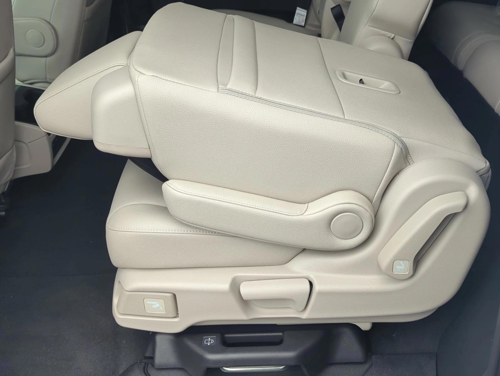 Thumbnail: 2026 Honda Odyssey - 4