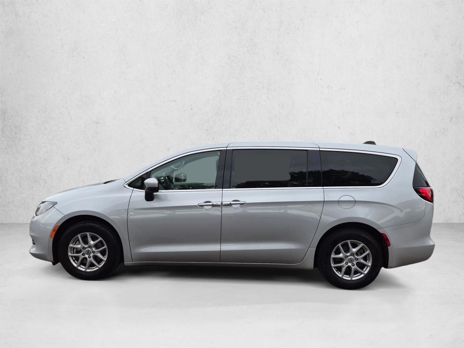 Thumbnail: 2022 Chrysler Voyager - 2