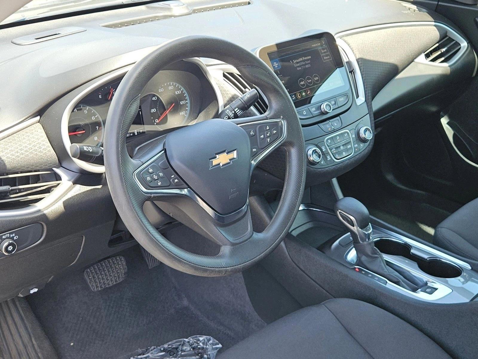 Thumbnail: 2023 Chevrolet Malibu - 3