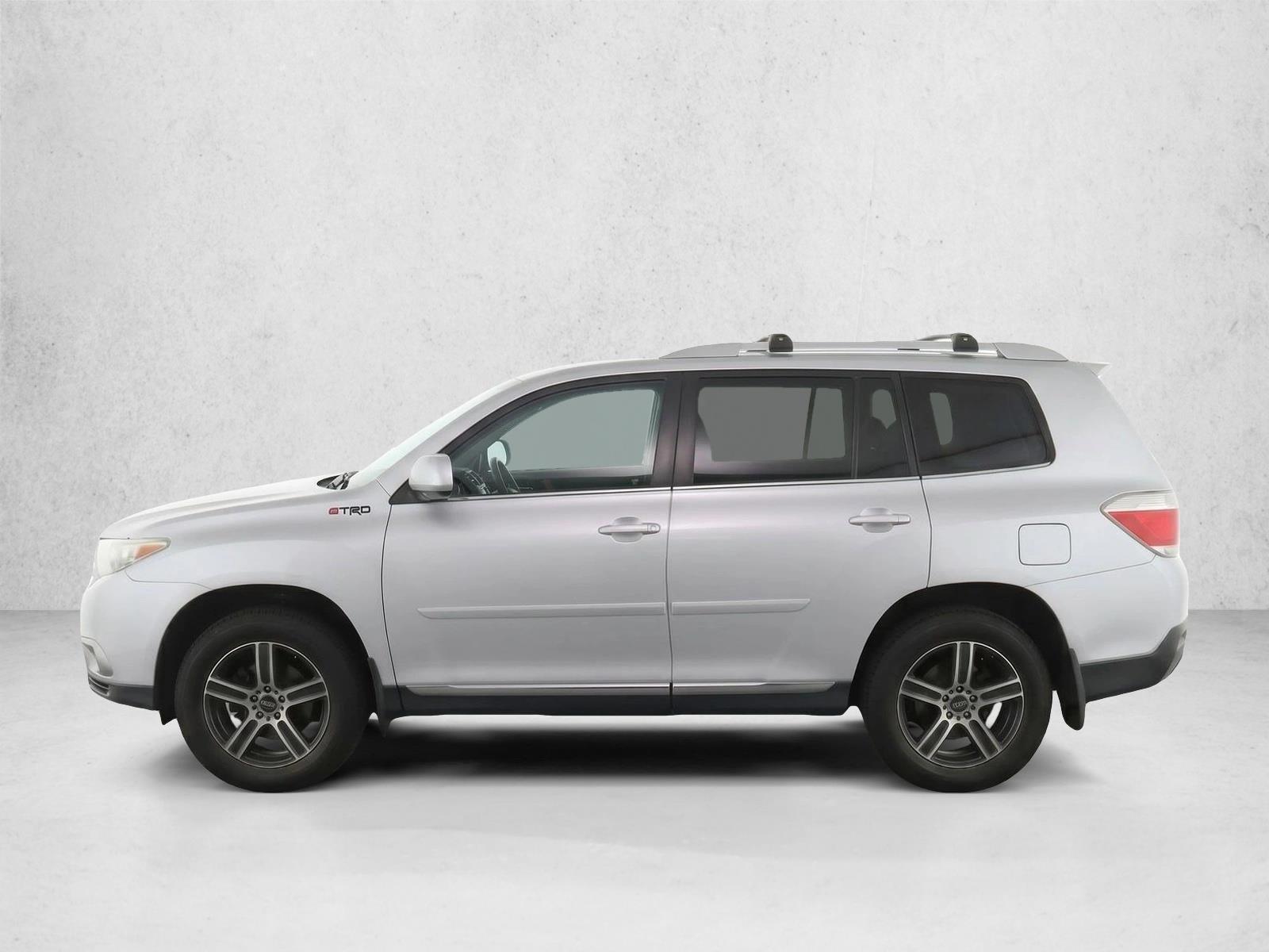 Thumbnail: 2011 Toyota Highlander - 2