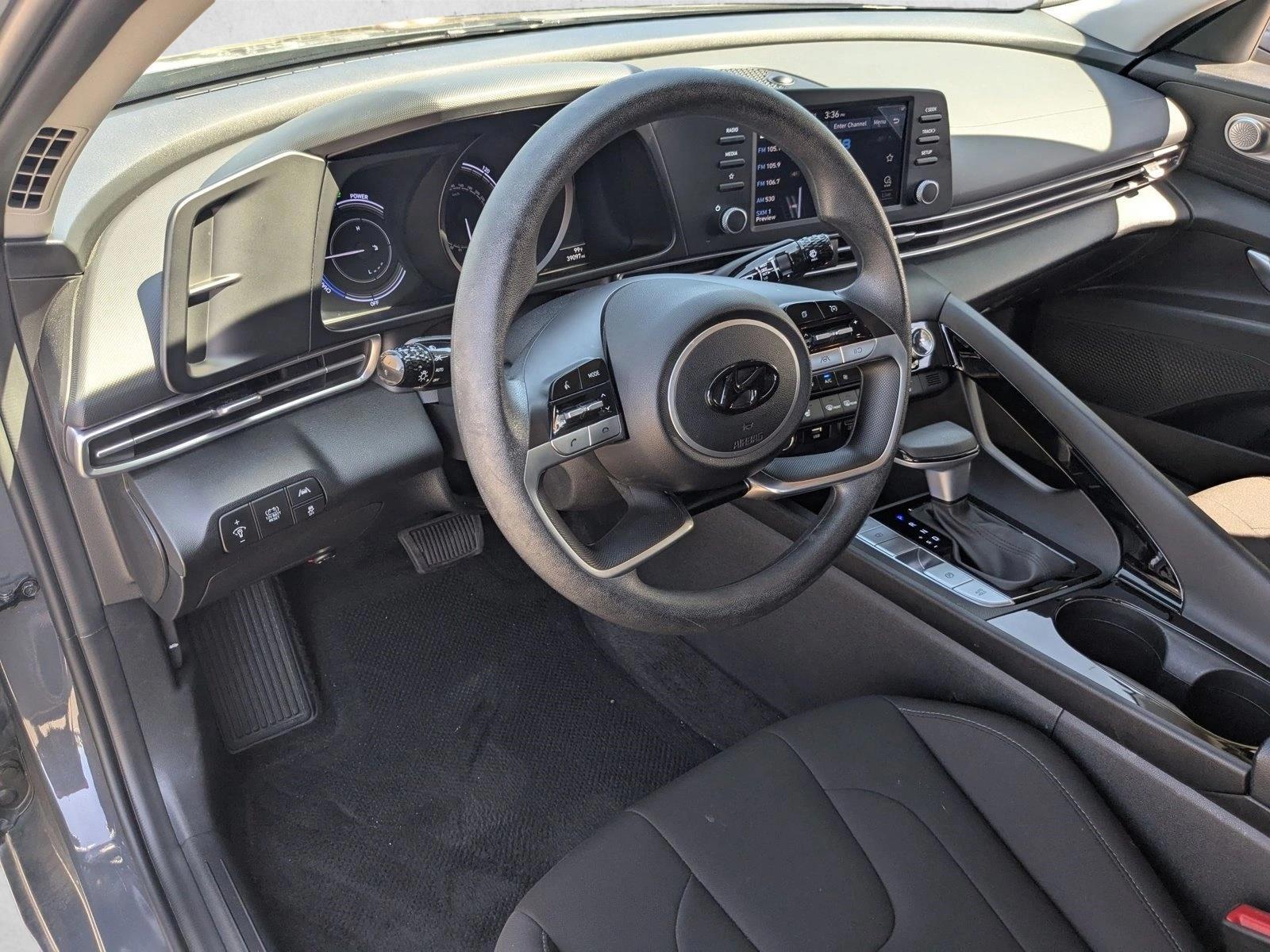 Thumbnail: 2023 Hyundai Elantra - 3