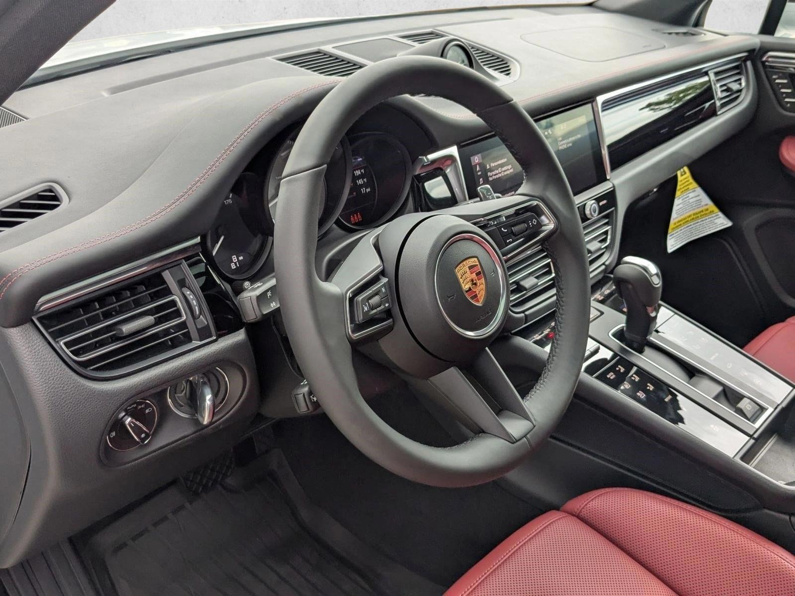 Thumbnail: 2026 Porsche Macan - 3