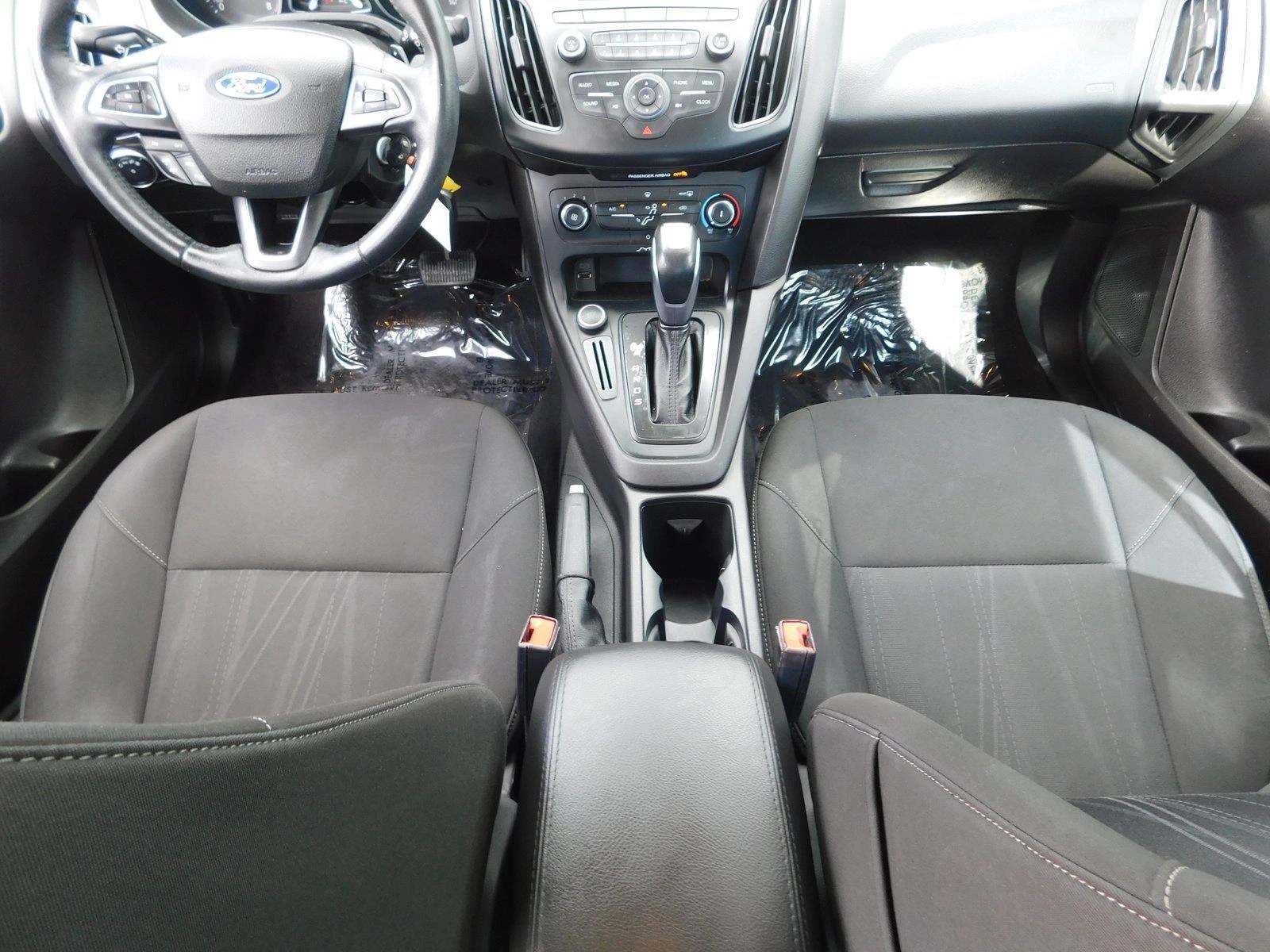 Thumbnail: 2015 Ford Focus - 4