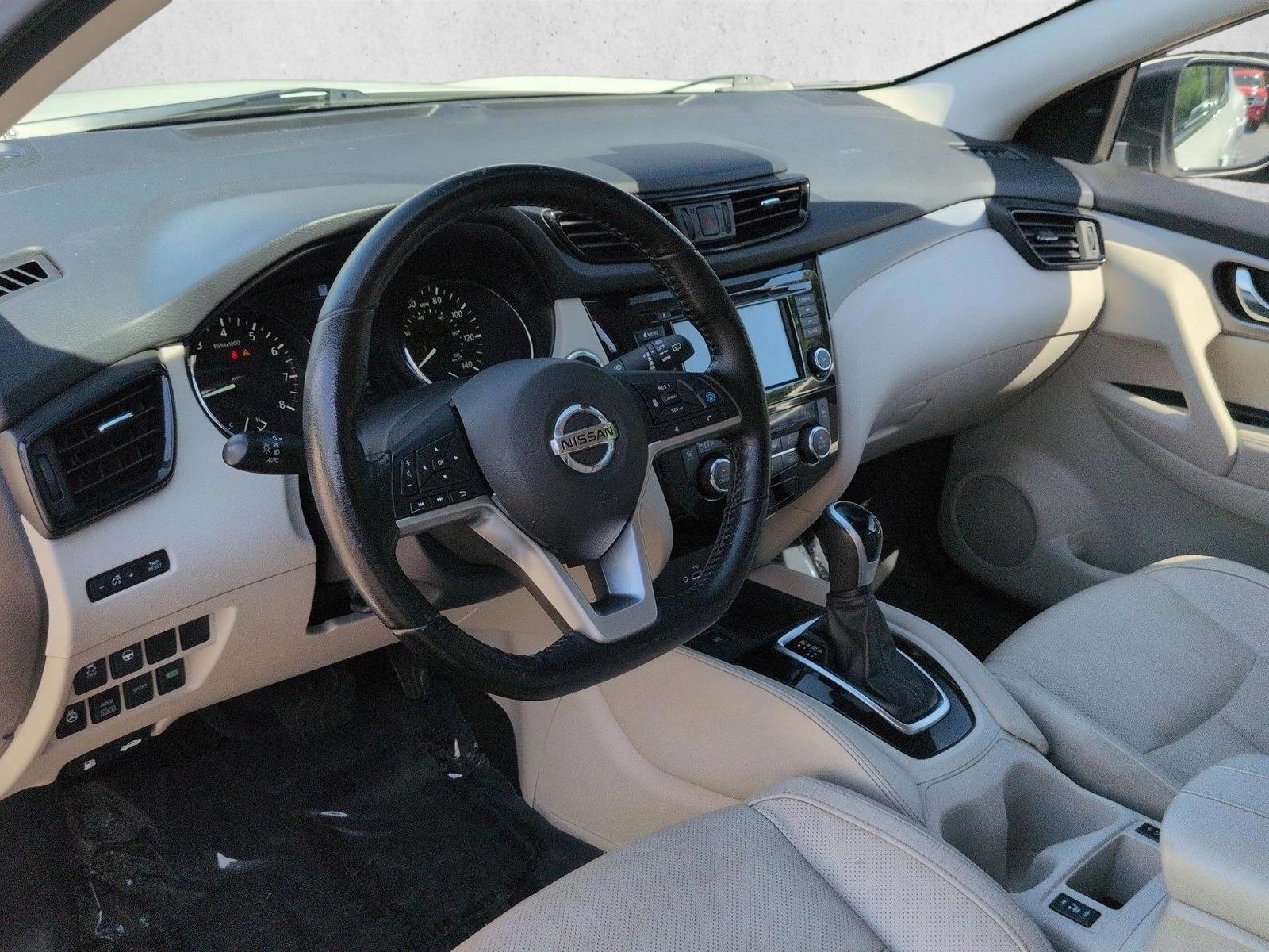Thumbnail: 2020 Nissan Rogue Sport - 3