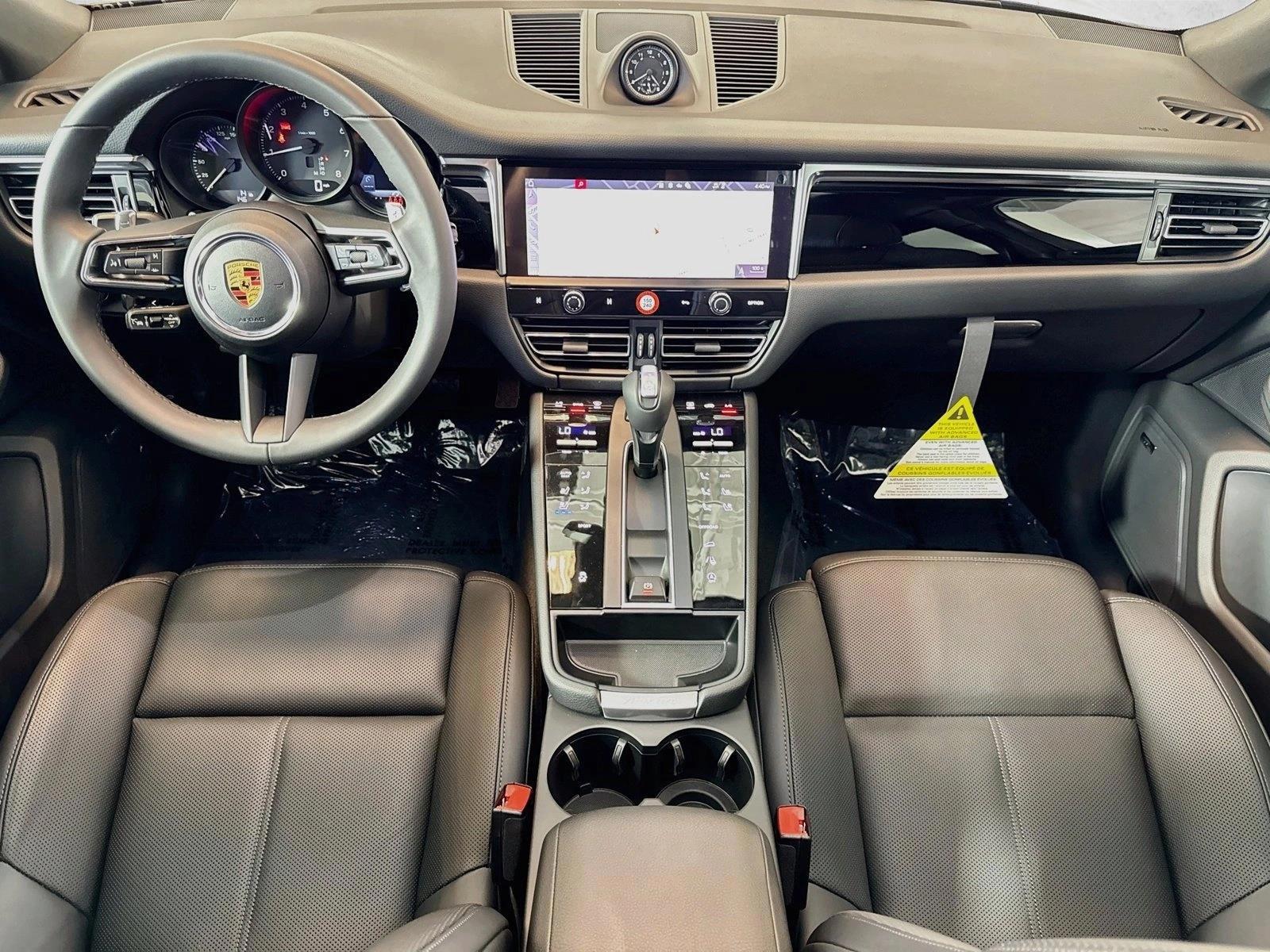 Thumbnail: 2026 Porsche Macan - 4