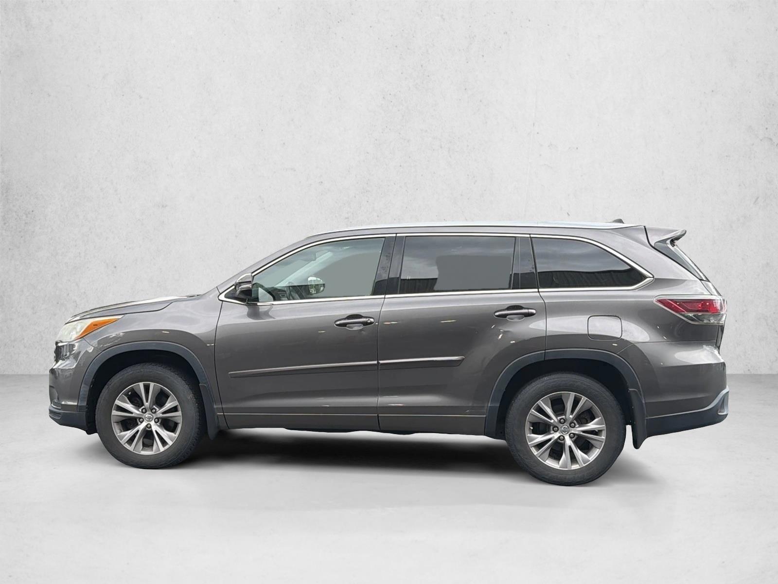 Thumbnail: 2014 Toyota Highlander - 2