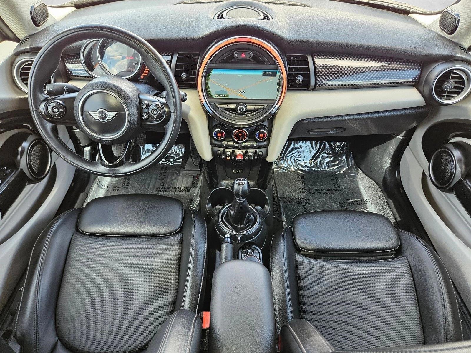 Thumbnail: 2015 MINI Cooper Hardtop - 4