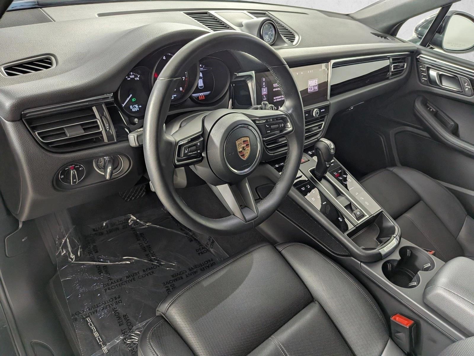Thumbnail: 2026 Porsche Macan - 3