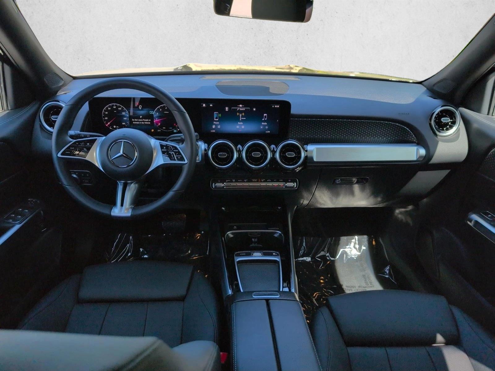 Thumbnail: 2026 Mercedes-Benz GLB - 3
