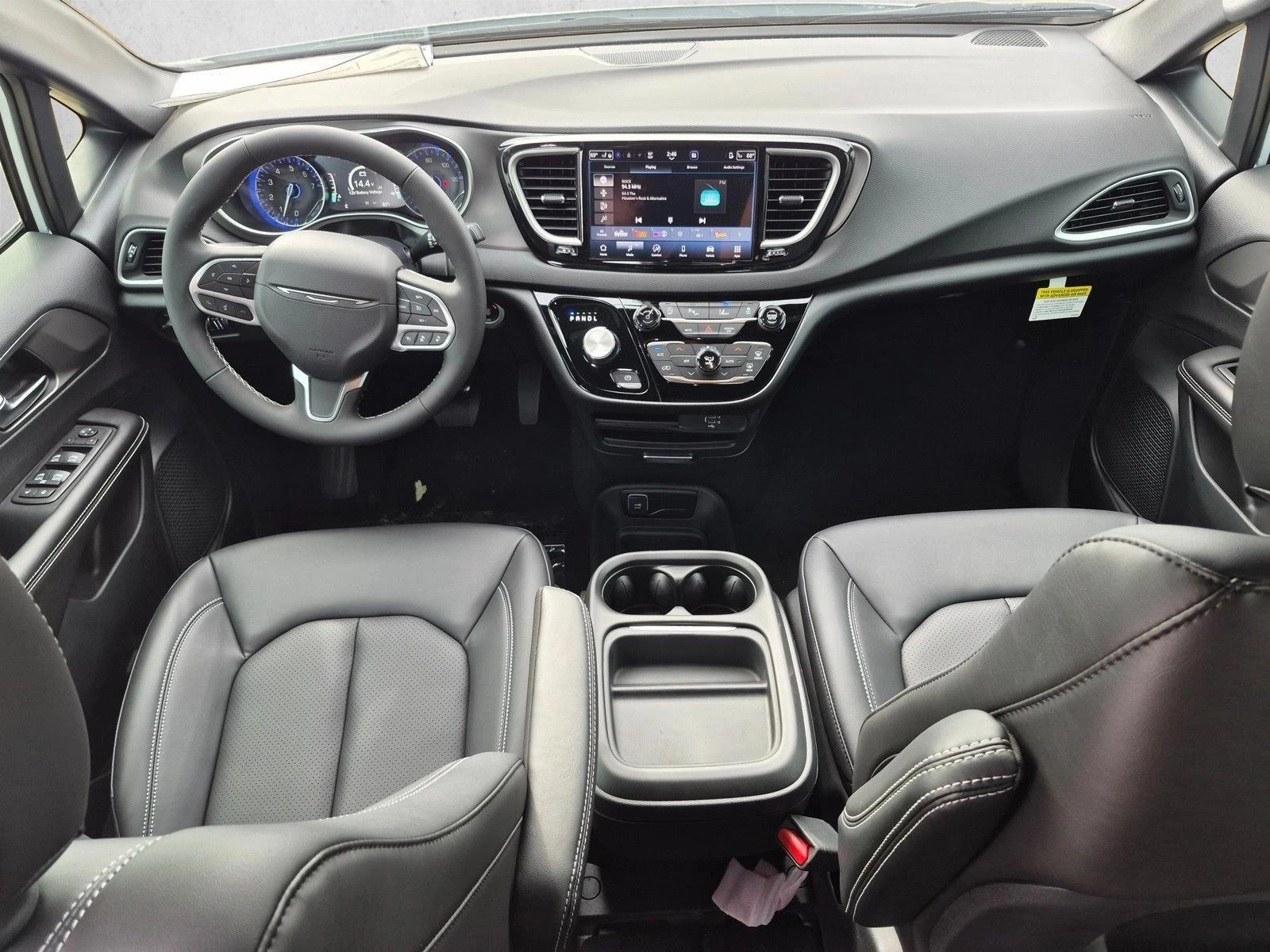 Thumbnail: 2027 Chrysler Pacifica - 2