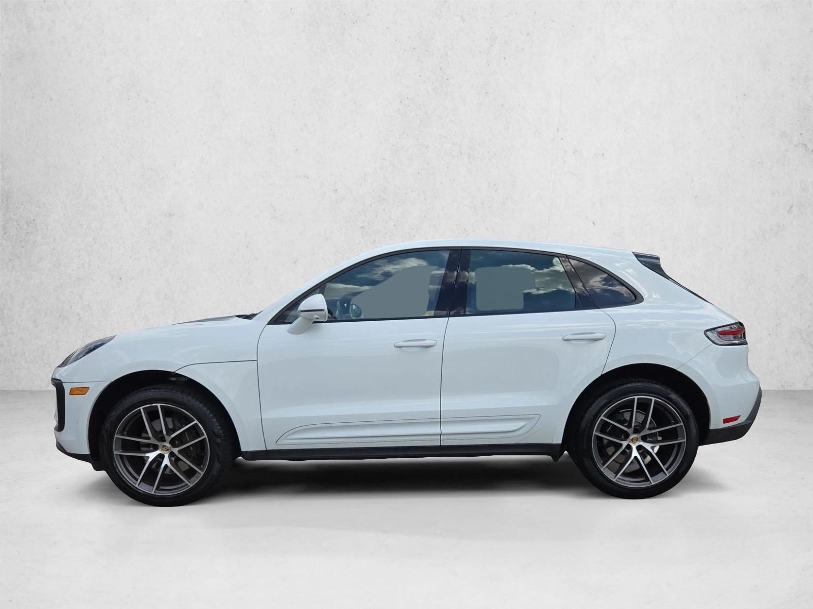 Thumbnail: 2023 Porsche Macan - 2