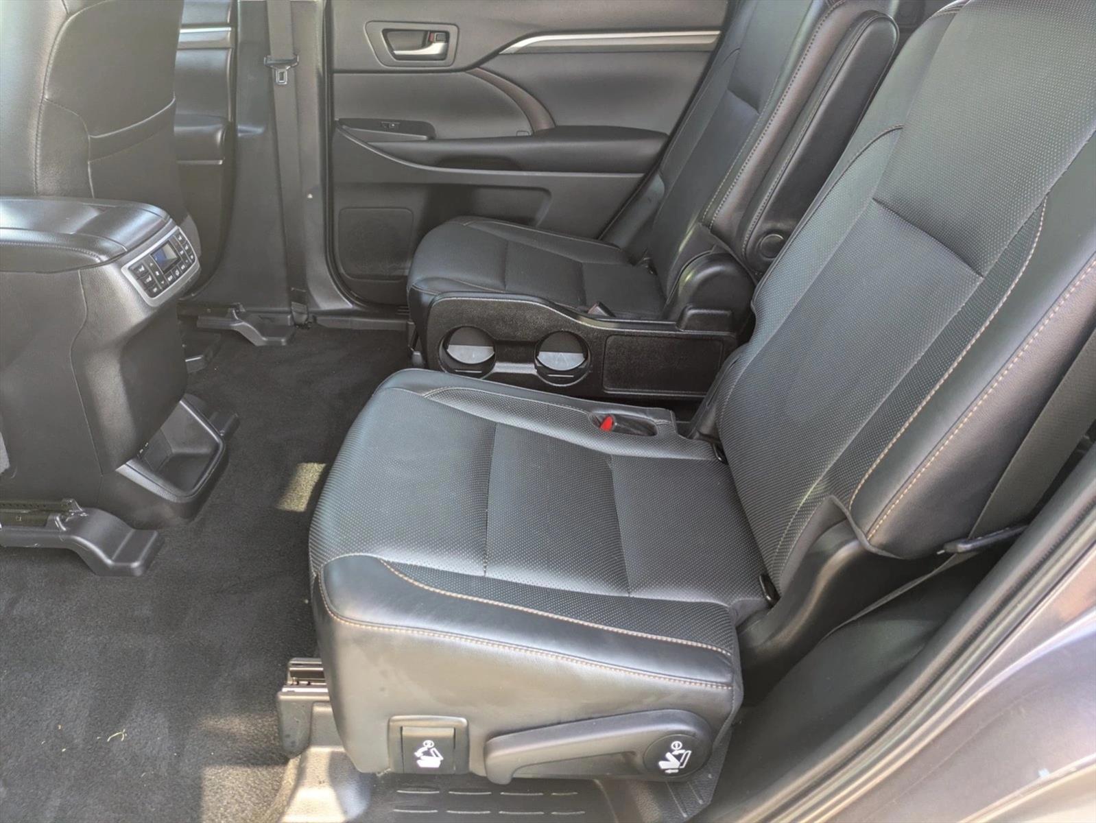 Thumbnail: 2019 Toyota Highlander - 5